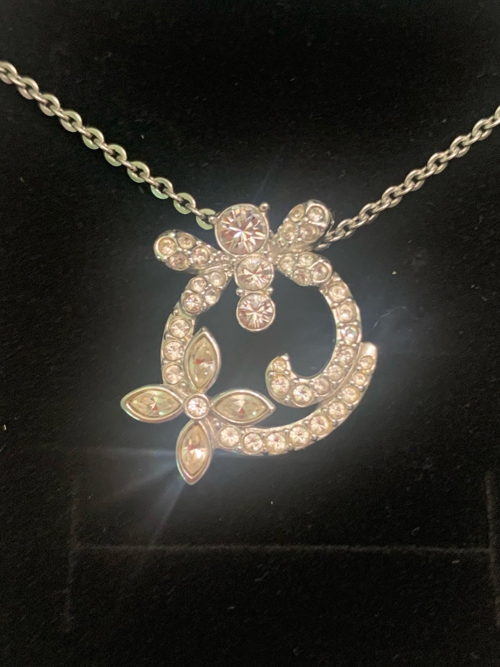 Swarovski Crystal Circle Necklace Dragonfly Butterfly Silver Tone Adjustable - Picture 3 of 11